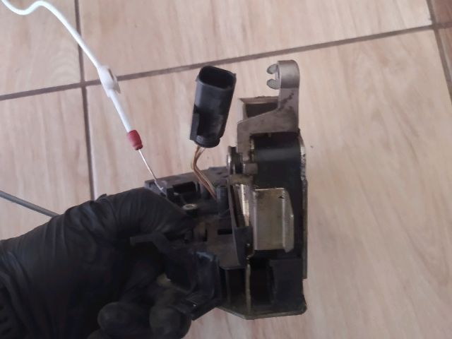 bontott BMW 5 E39 Bal első Ajtózár