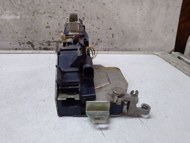 bontott BMW 5 E39 Bal első Ajtózár