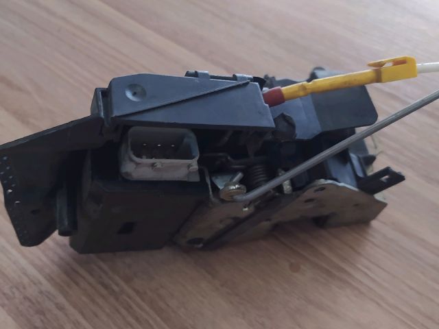 bontott BMW 5 E39 Bal első Ajtózár