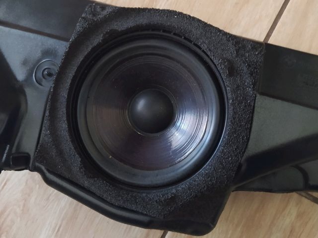 bontott BMW 5 E39 Bal első Hangszóró