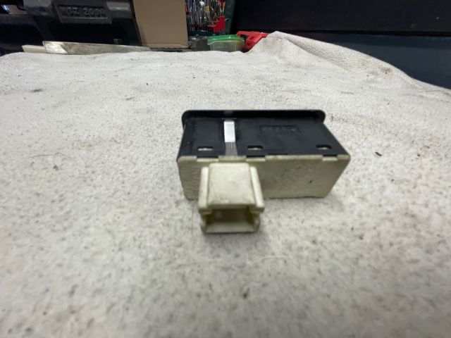 bontott BMW 5 E39 Bal első Ülésállító Kapcsoló