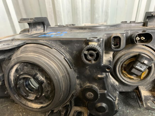 bontott BMW 5 E39 Bal Fényszóró