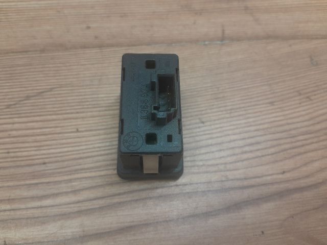 bontott BMW 5 E39 Bal hátsó Ablakemelő Kapcsoló