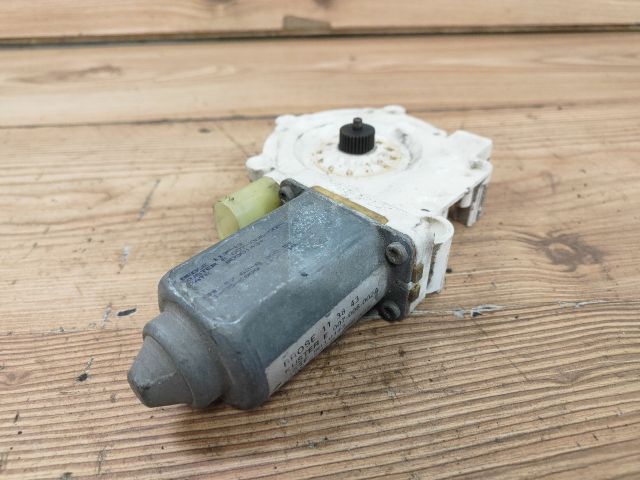 bontott BMW 5 E39 Bal hátsó Ablakemelő Motor