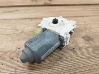 bontott BMW 5 E39 Bal hátsó Ablakemelő Motor