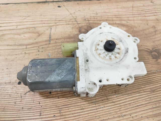 bontott BMW 5 E39 Bal hátsó Ablakemelő Motor