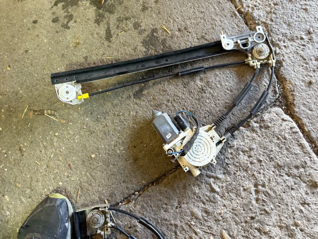 bontott BMW 5 E39 Bal hátsó Ablakemelő Szerkezet (Elektromos)