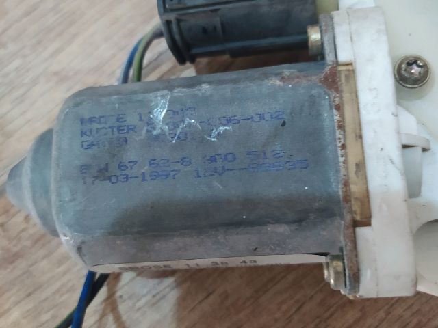 bontott BMW 5 E39 Bal hátsó Ablakemelő Szerkezet (Elektromos)