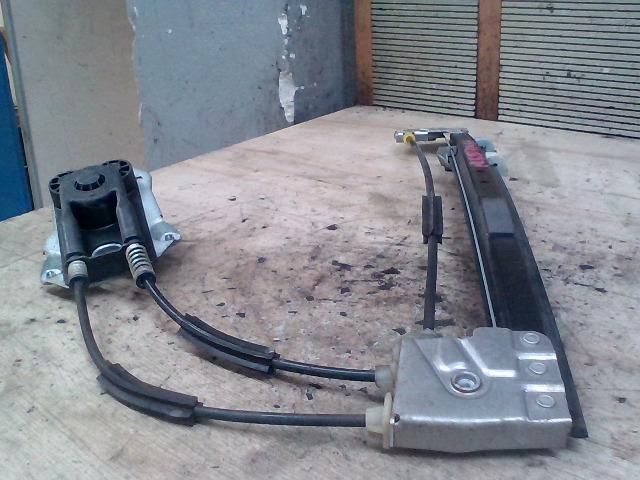 bontott BMW 5 E39 Bal hátsó Ablakemelő Szerkezet (Mechanikus)