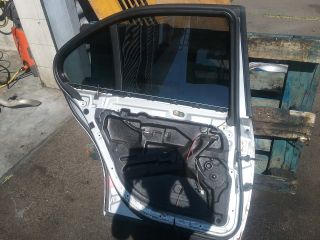 bontott BMW 5 E39 Bal hátsó Ajtó (Részeivel)