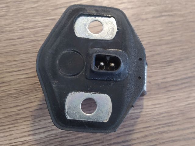 bontott BMW 5 E39 Bal hátsó Ajtózár