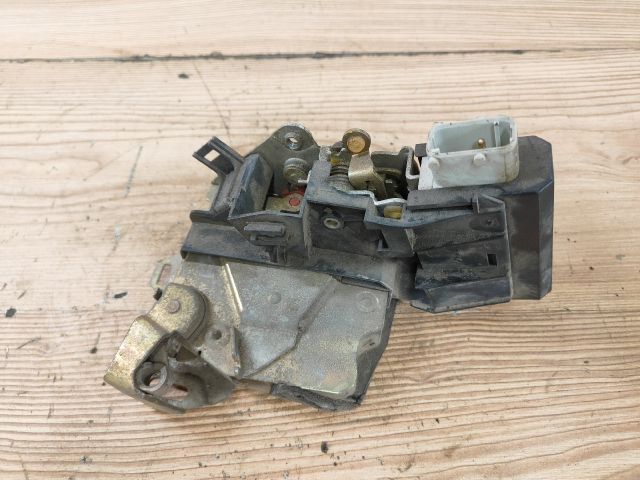 bontott BMW 5 E39 Bal hátsó Ajtózár