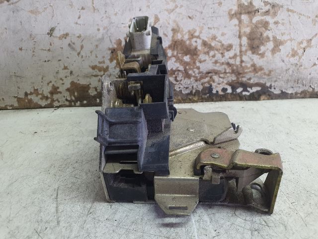 bontott BMW 5 E39 Bal hátsó Ajtózár