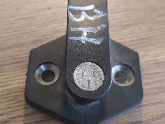 bontott BMW 5 E39 Bal hátsó Ajtózár