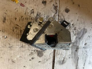 bontott BMW 5 E39 Bal hátsó Ajtózár