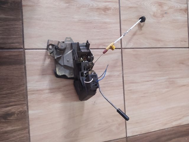 bontott BMW 5 E39 Bal hátsó Ajtózár