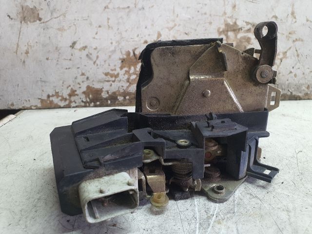 bontott BMW 5 E39 Bal hátsó Ajtózár