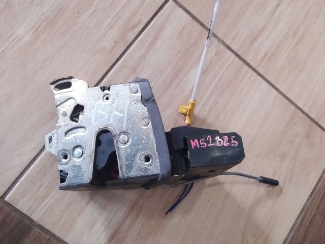 bontott BMW 5 E39 Bal hátsó Ajtózár