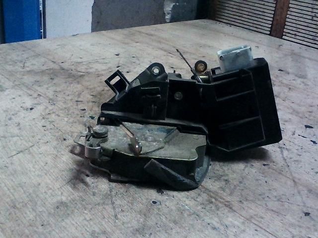 bontott BMW 5 E39 Bal hátsó Ajtózár