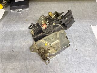 bontott BMW 5 E39 Bal hátsó Ajtózár