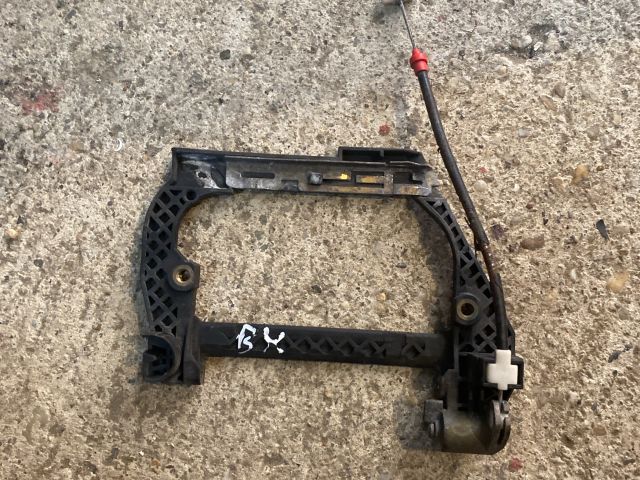 bontott BMW 5 E39 Bal hátsó Külső Kilincsfészek