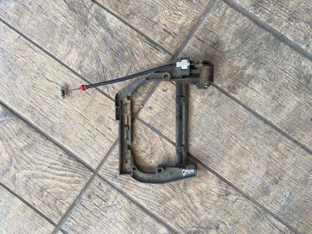 bontott BMW 5 E39 Bal hátsó Külső Kilincsfészek