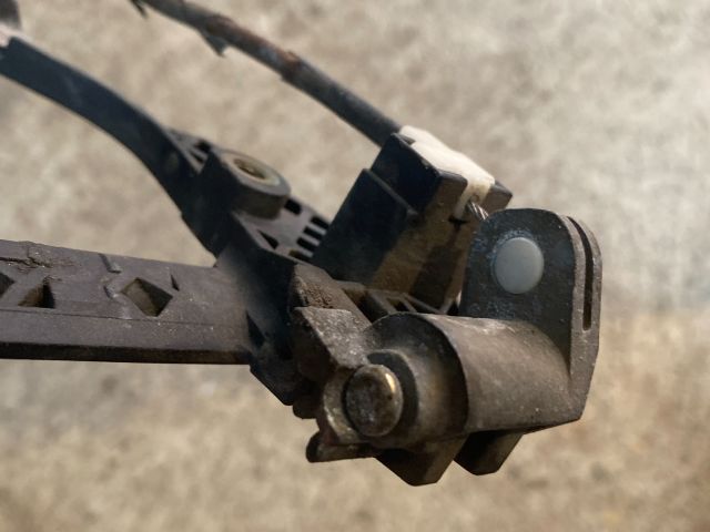 bontott BMW 5 E39 Bal hátsó Külső Kilincsfészek