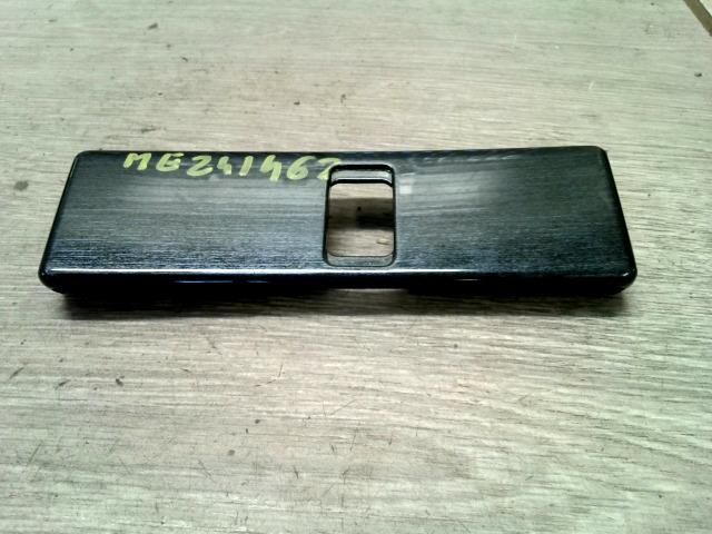 bontott BMW 5 E39 Bal Műszerfal Díszléc