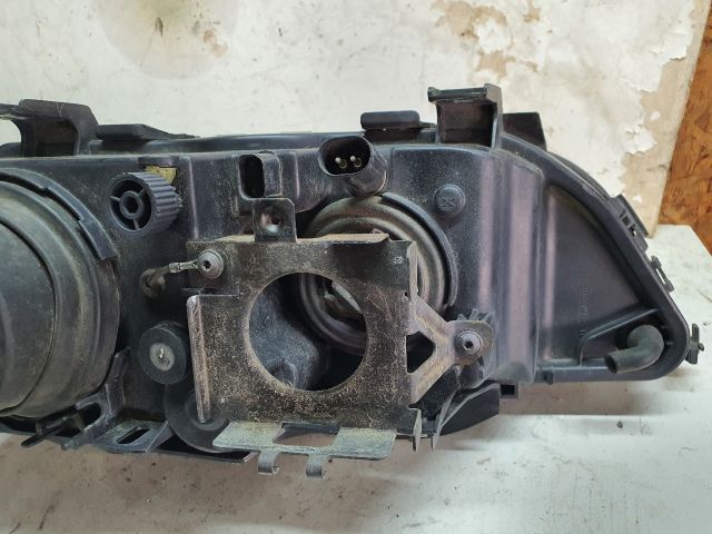 bontott BMW 5 E39 Bal Xenon Fényszóró