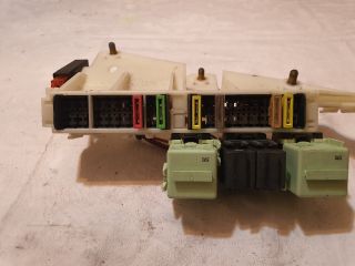 bontott BMW 5 E39 Biztosítéktábla Csomagtér