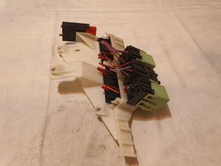 bontott BMW 5 E39 Biztosítéktábla Csomagtér