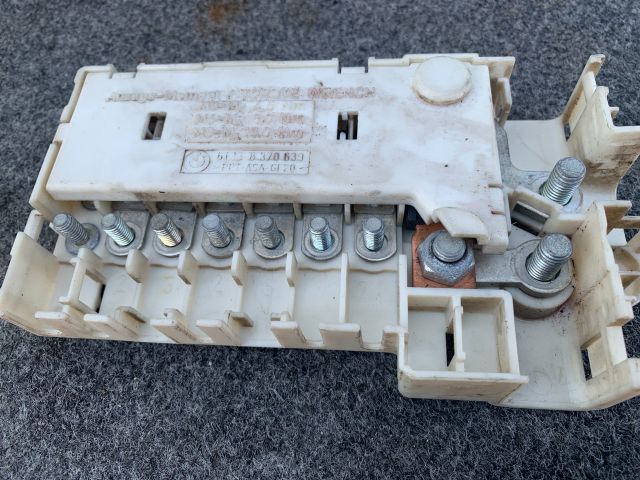 bontott BMW 5 E39 Biztosítéktábla Doboz