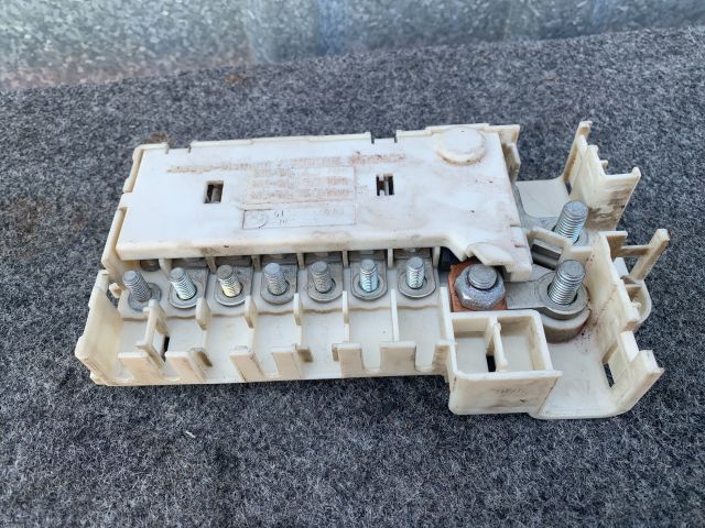 bontott BMW 5 E39 Biztosítéktábla Doboz