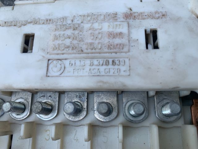 bontott BMW 5 E39 Biztosítéktábla Doboz