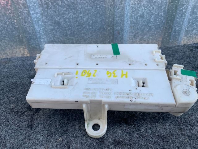 bontott BMW 5 E39 Biztosítéktábla Doboz