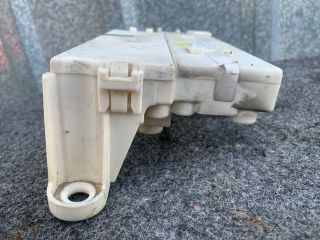 bontott BMW 5 E39 Biztosítéktábla Doboz