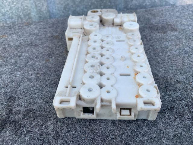 bontott BMW 5 E39 Biztosítéktábla Doboz