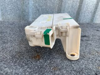 bontott BMW 5 E39 Biztosítéktábla Doboz