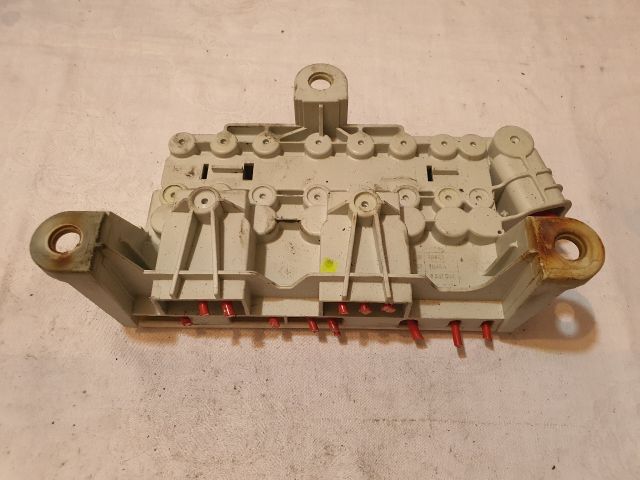 bontott BMW 5 E39 Biztosítéktábla Utastér