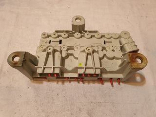 bontott BMW 5 E39 Biztosítéktábla Utastér