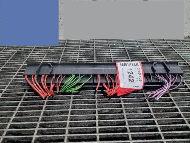 bontott BMW 5 E39 Biztosítéktábla Utastér