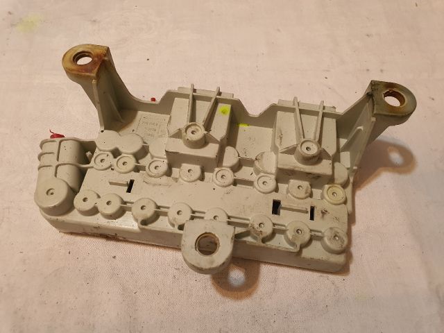 bontott BMW 5 E39 Biztosítéktábla Utastér