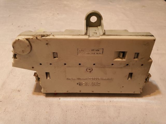 bontott BMW 5 E39 Biztosítéktábla Utastér