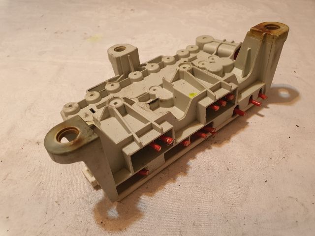 bontott BMW 5 E39 Biztosítéktábla Utastér