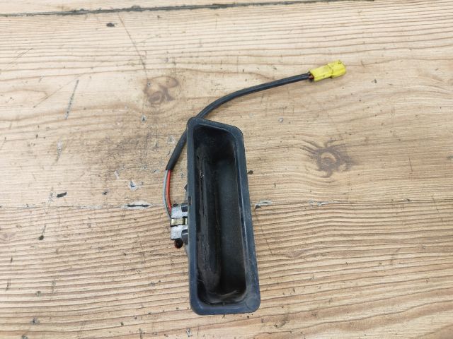 bontott BMW 5 E39 Csomagtér Nyitó Kar / Gomb
