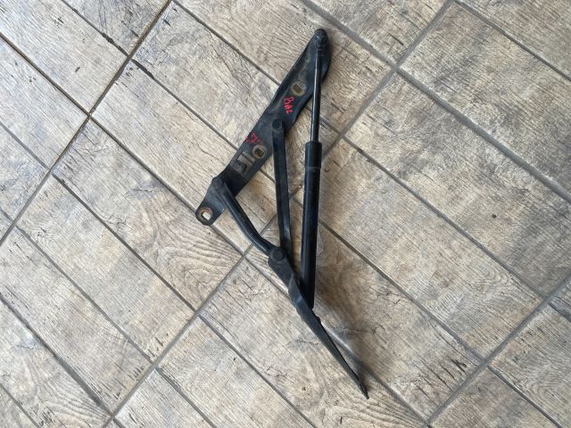 bontott BMW 5 E39 Csomagtérajtó Bal Zsanér