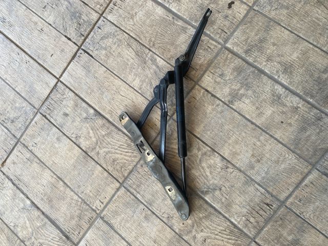 bontott BMW 5 E39 Csomagtérajtó Bal Zsanér