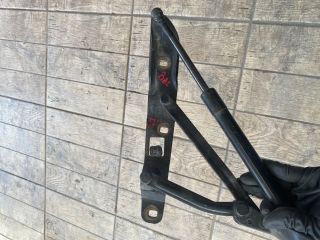 bontott BMW 5 E39 Csomagtérajtó Bal Zsanér