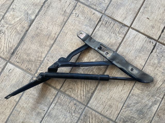 bontott BMW 5 E39 Csomagtérajtó Jobb Zsanér