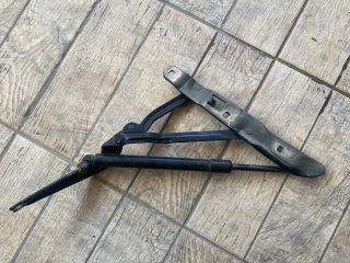 bontott BMW 5 E39 Csomagtérajtó Jobb Zsanér